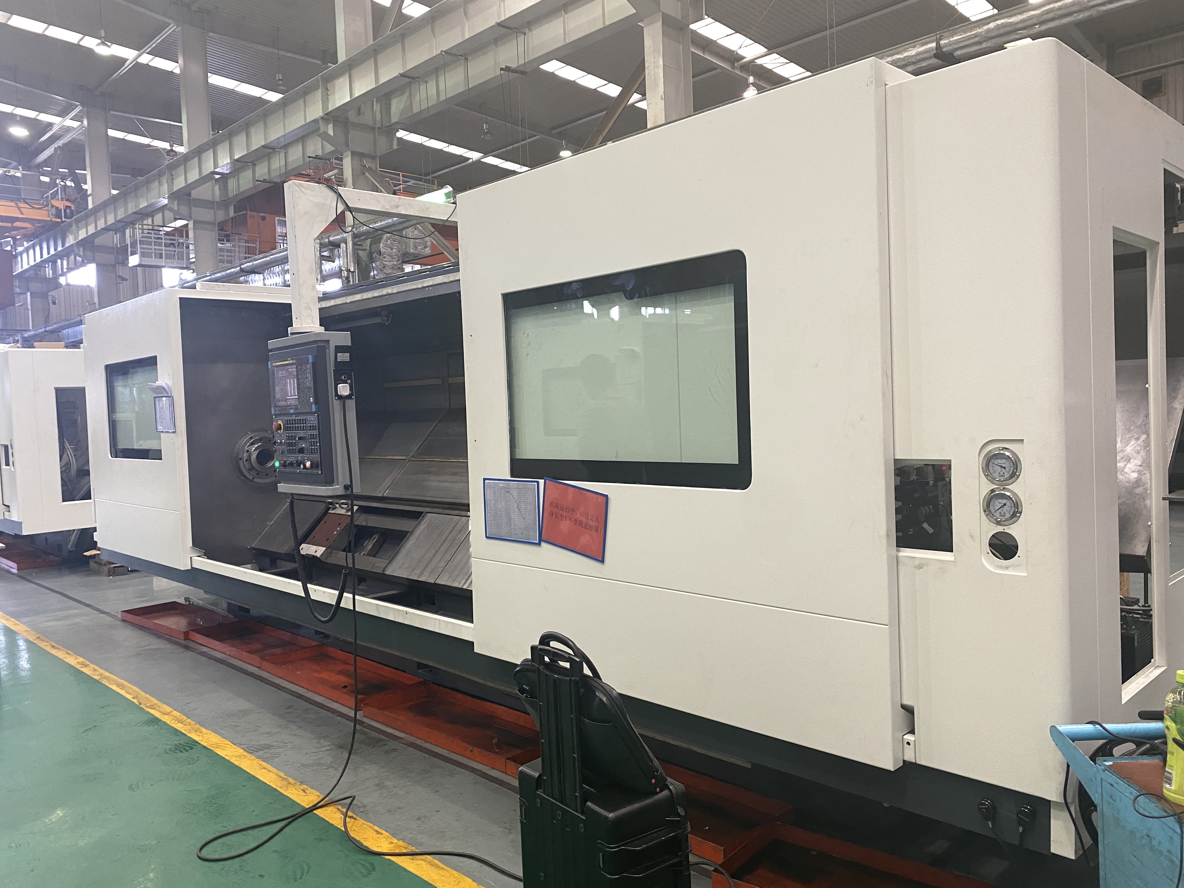 DL-32M Eğimli Yatak Ağır Hizmet Tipi Otomatik CNC Torna Makinesi Metal İçin