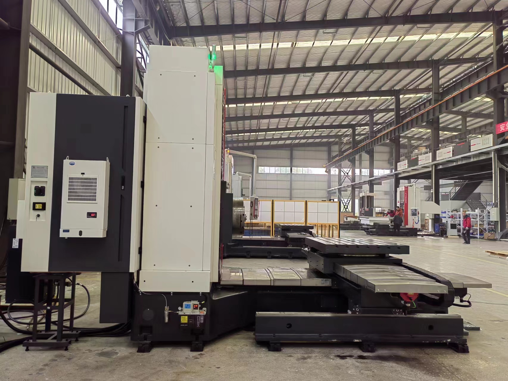 TK611C Yüksek Hassasiyetli CNC Delme ve Freze Makinesi 